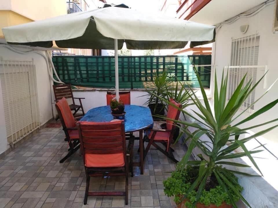 ניאה מיכאניונה Blue Moon Apartments מראה חיצוני תמונה