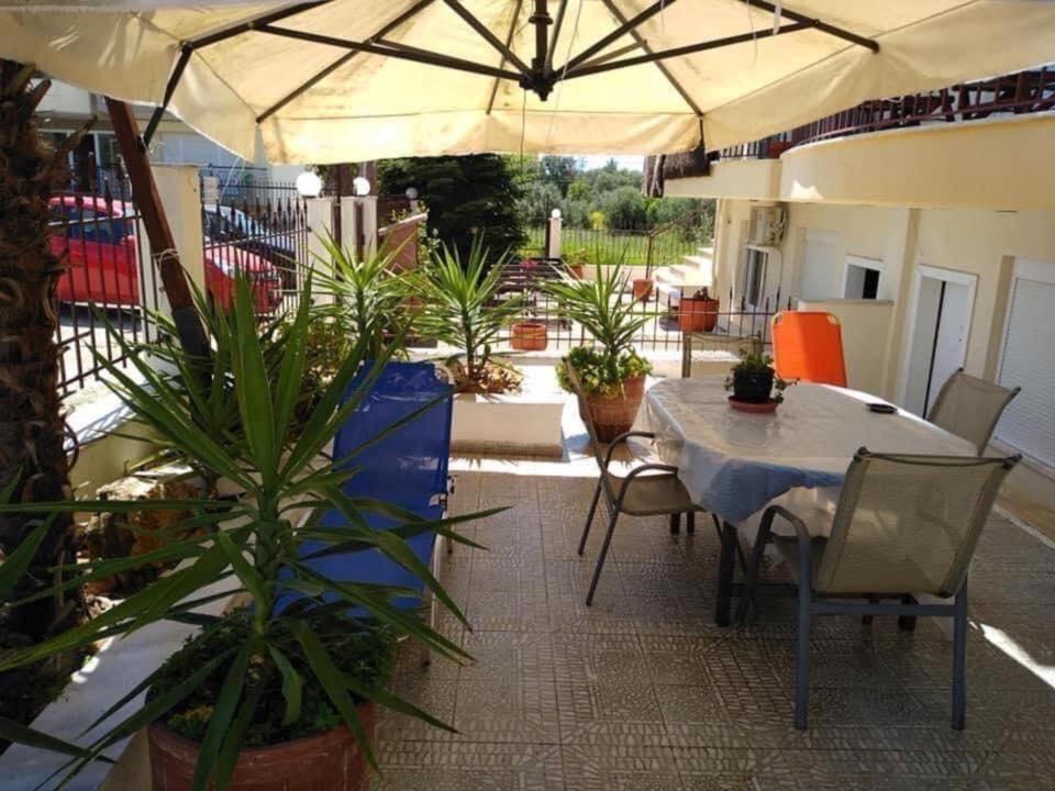 ניאה מיכאניונה Blue Moon Apartments מראה חיצוני תמונה