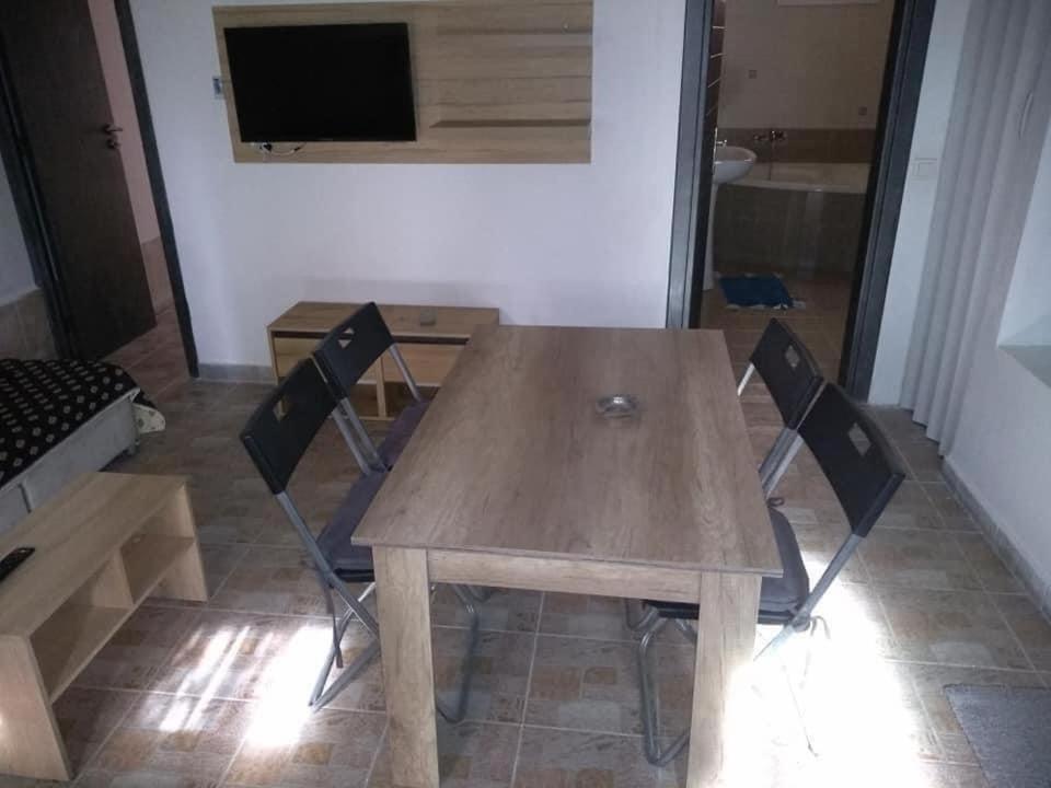 ניאה מיכאניונה Blue Moon Apartments מראה חיצוני תמונה