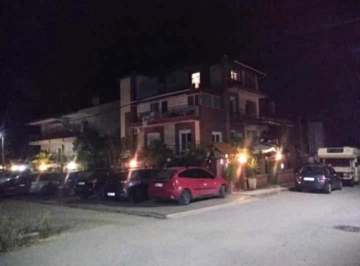 ניאה מיכאניונה Blue Moon Apartments מראה חיצוני תמונה