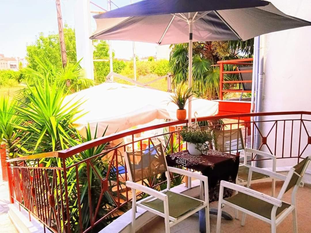ניאה מיכאניונה Blue Moon Apartments חדר תמונה