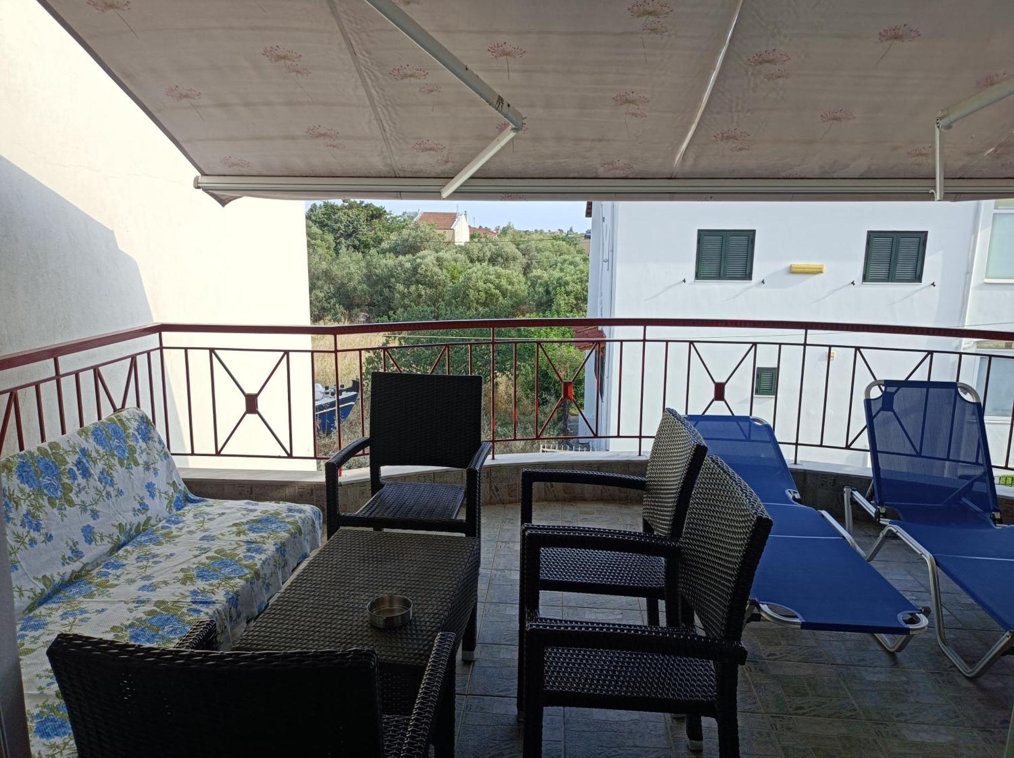 ניאה מיכאניונה Blue Moon Apartments חדר תמונה